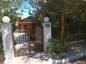 MARIA'S COZY HOUSE JUST 3 MINUTES WALK FROM BEACH